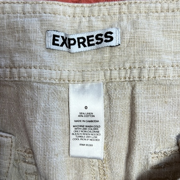 Express light tan low rise mini linen shorts - size 0​​ - Picture 3 of 3
